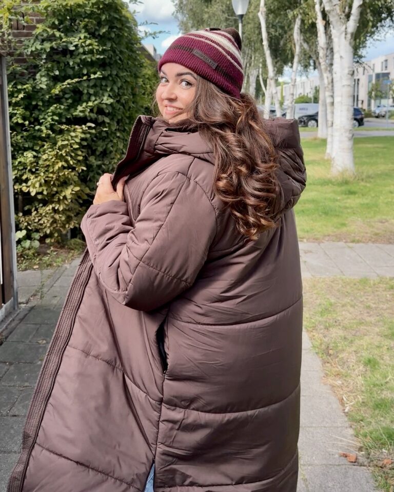 Harper yve winterjas Jenny met beanie Harper 768x960