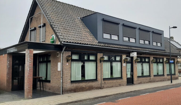 veehandelshuis nieuw geschilderd jpg 768x445